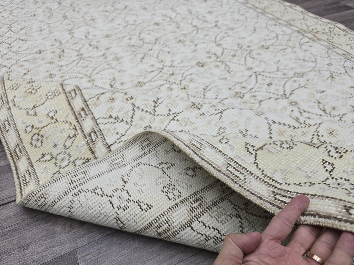 5x9 Vintage Turkish Oushak Rug: Hand-Knotted Wool, Cream Neutral Carpet