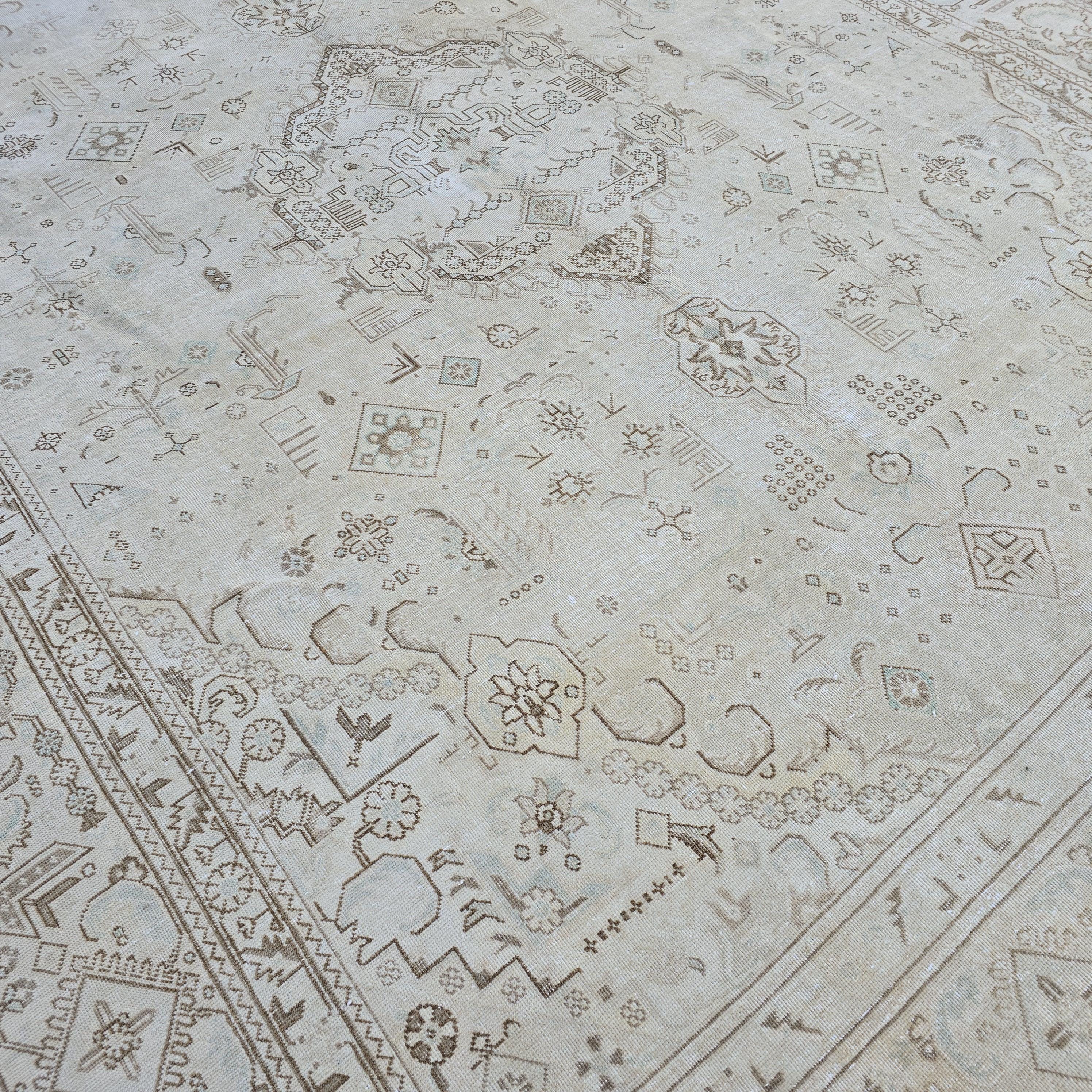 Large Neutral Oushak Rug 9x12: Vintage Turkish Wool Carpet