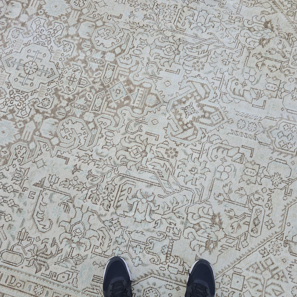 8x11 Neutral Oushak Area Rug: Vintage Turkish Wool Medallion Carpet (7.85 x 10.7 ft.)