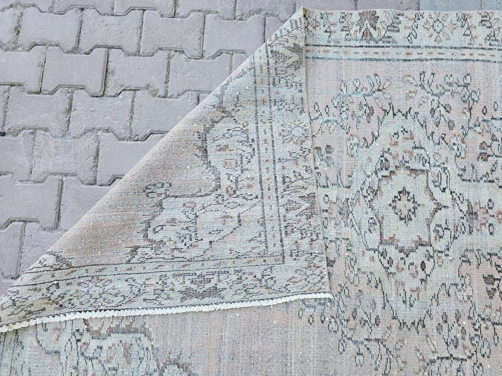 Vintage Oushak Wool Rug: 4.5x8 ft, Oriental Bedroom Rug