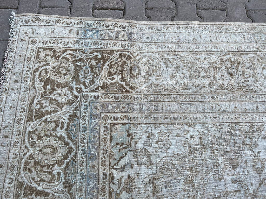 9x12 Hand-Knotted Wool Oushak Rug: Neutral Vintage Floral Carpet