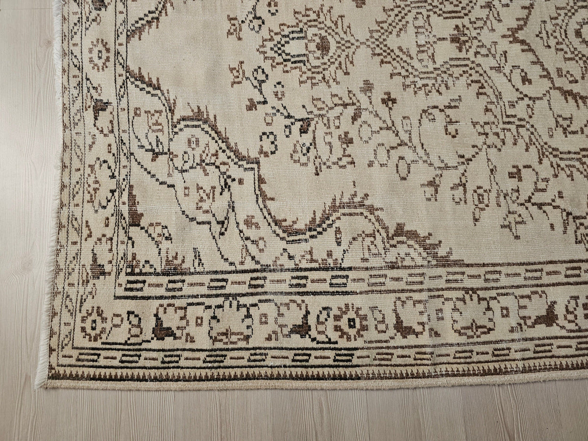 5x8 Vintage Turkish Oushak Rug: Neutral Wool Handmade Carpet