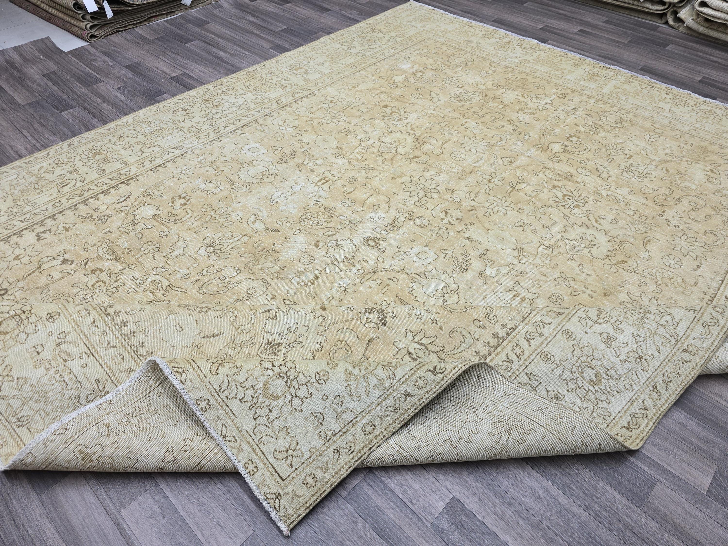 Oversize Oushak Rug: 9.70x12.25 ft, Hand-Knotted Wool, Neutral Farmhouse Decor