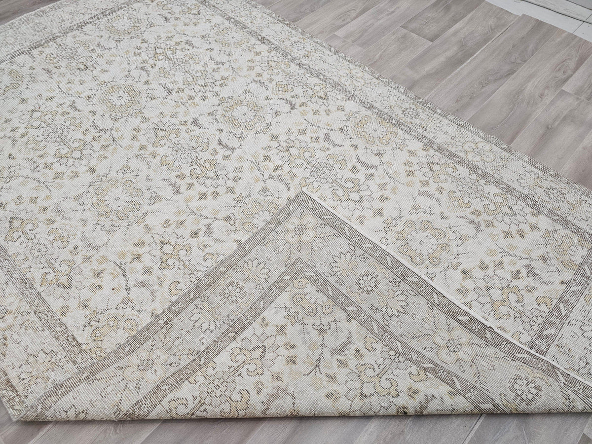 6x9 Neutral Turkish Area Rug for Under bed, Home Office and Diningroom //5.9x9.40