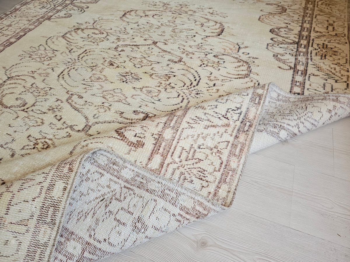 Vintage Turkish Wool Area Rug (6.1x9.5 ft): Neutral Bohemian Carpet
