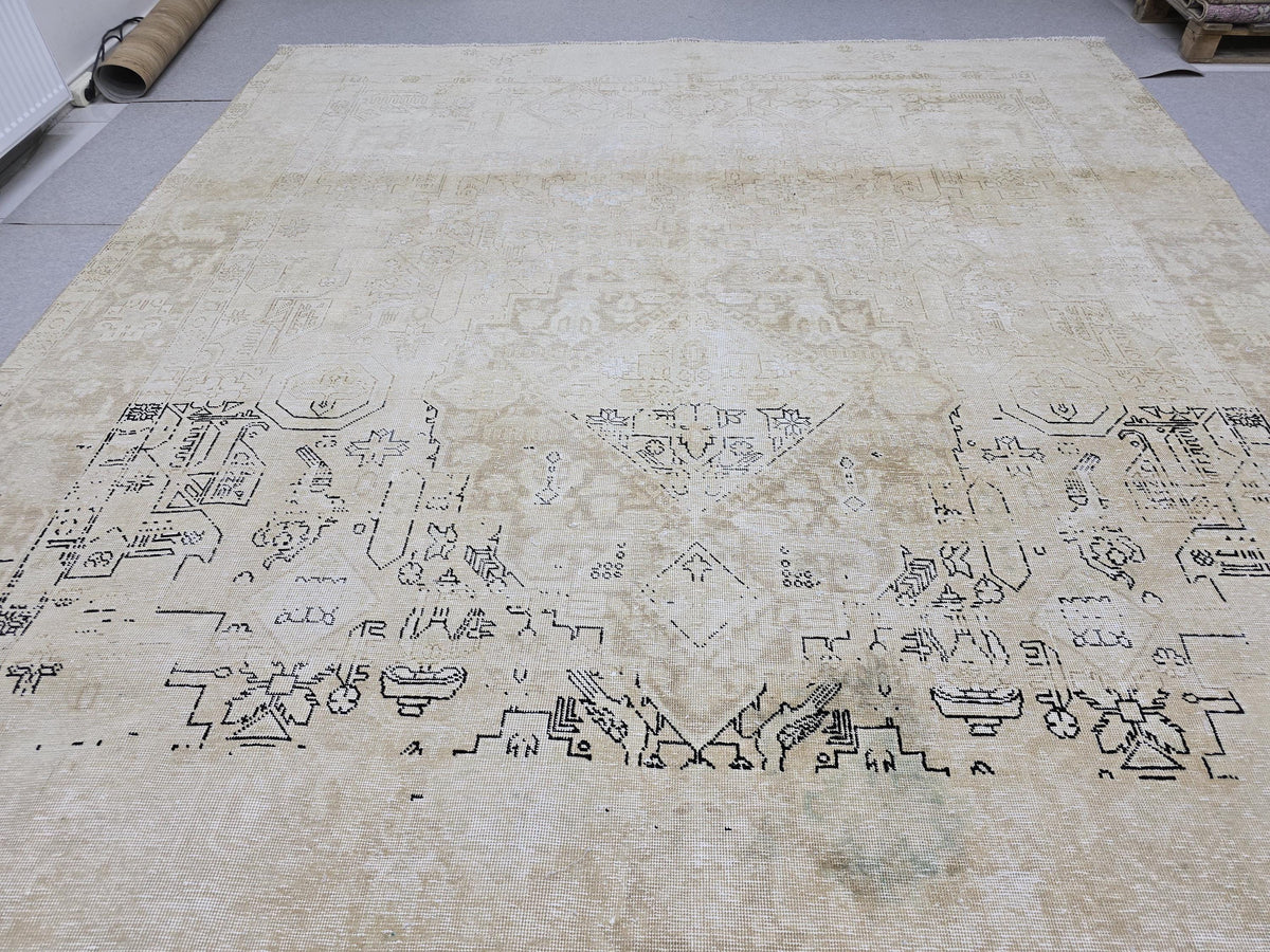 Vintage Rug 9x12, Distressed Cream Oushak Carpet, Faded Beige Medallion Hand Knotted Wool Area Rug for Dining Room