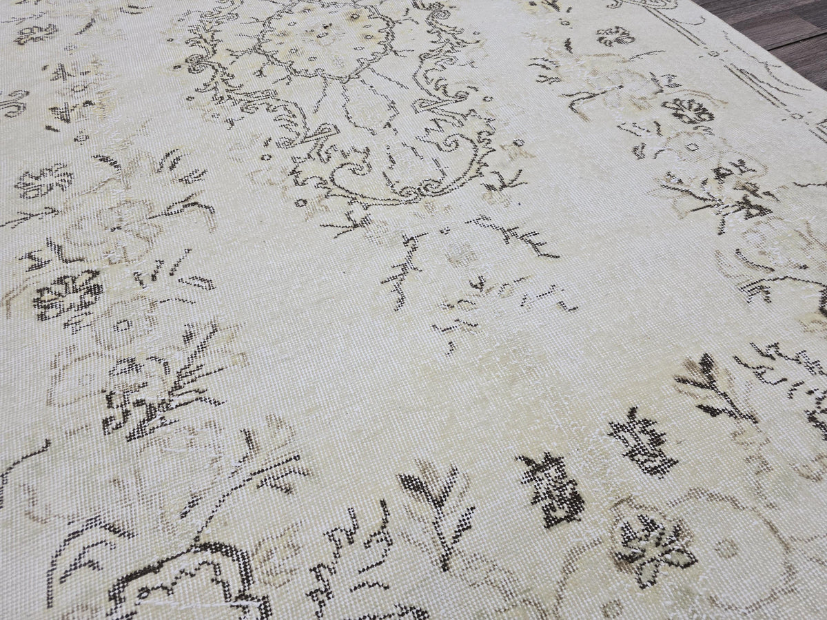 6x9 Vintage Turkish Oushak Rug: Hand-Knotted Wool Area Rug