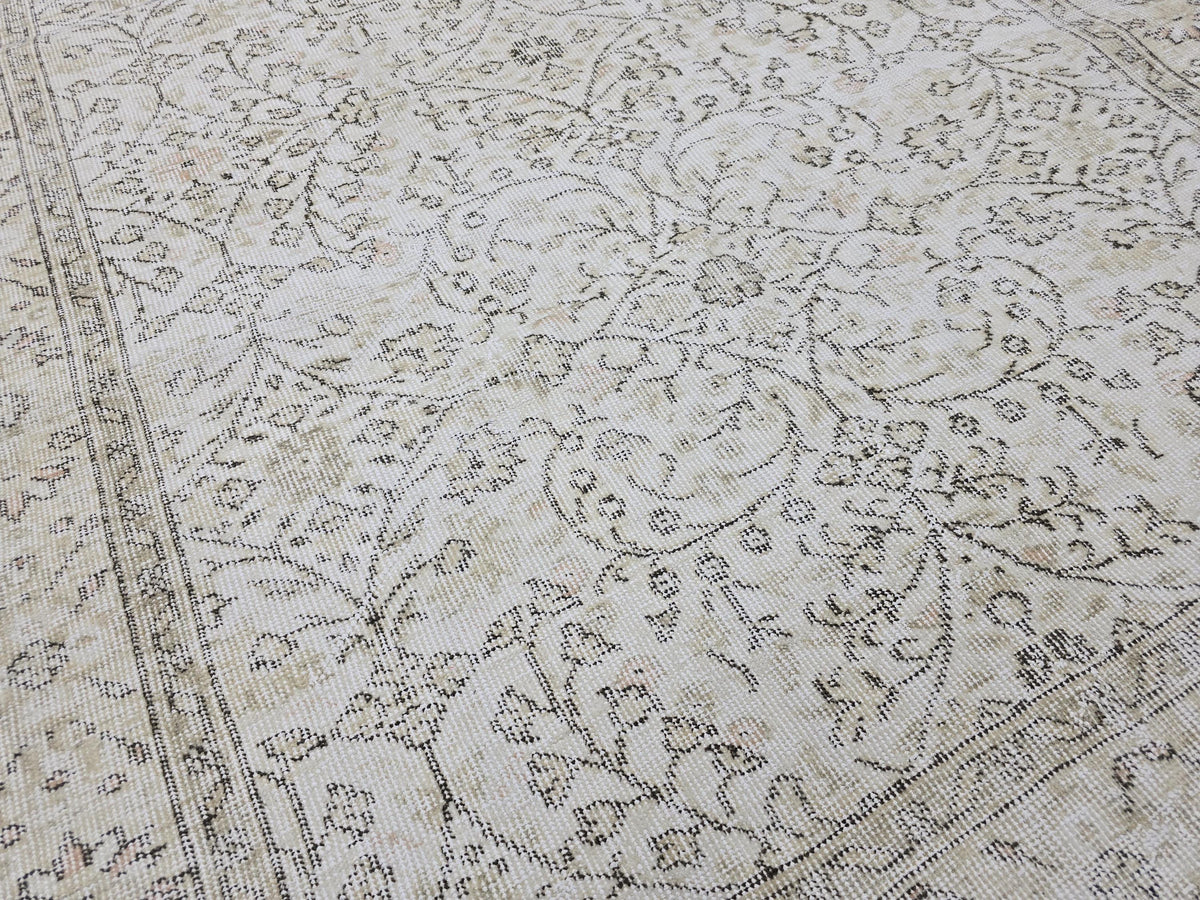 Vintage Turkish Oushak Rug 5x9: Handknotted Wool Floral Carpet