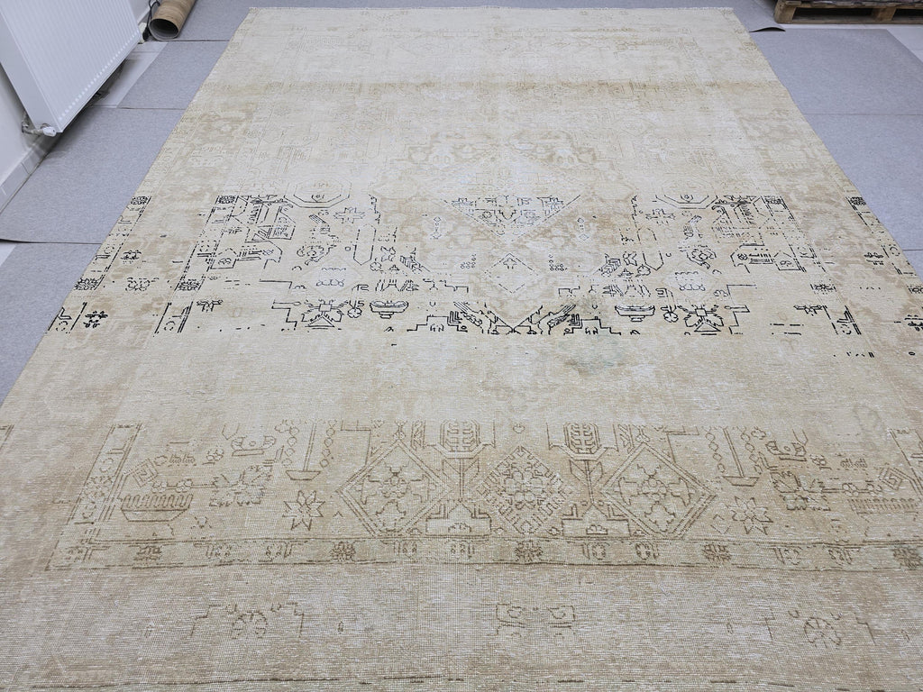 Vintage Rug 9x12, Distressed Cream Oushak Carpet, Faded Beige Medallion Hand Knotted Wool Area Rug for Dining Room