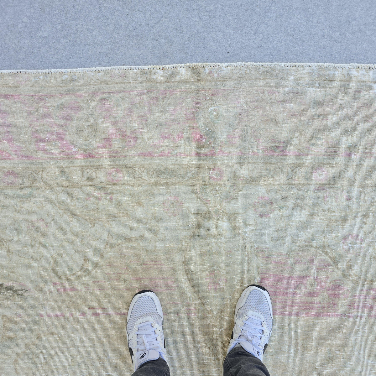 Vintage Oushak Rug 9.5x12.5 ft: Hand-Knotted Wool, Muted Beige Brown Pink