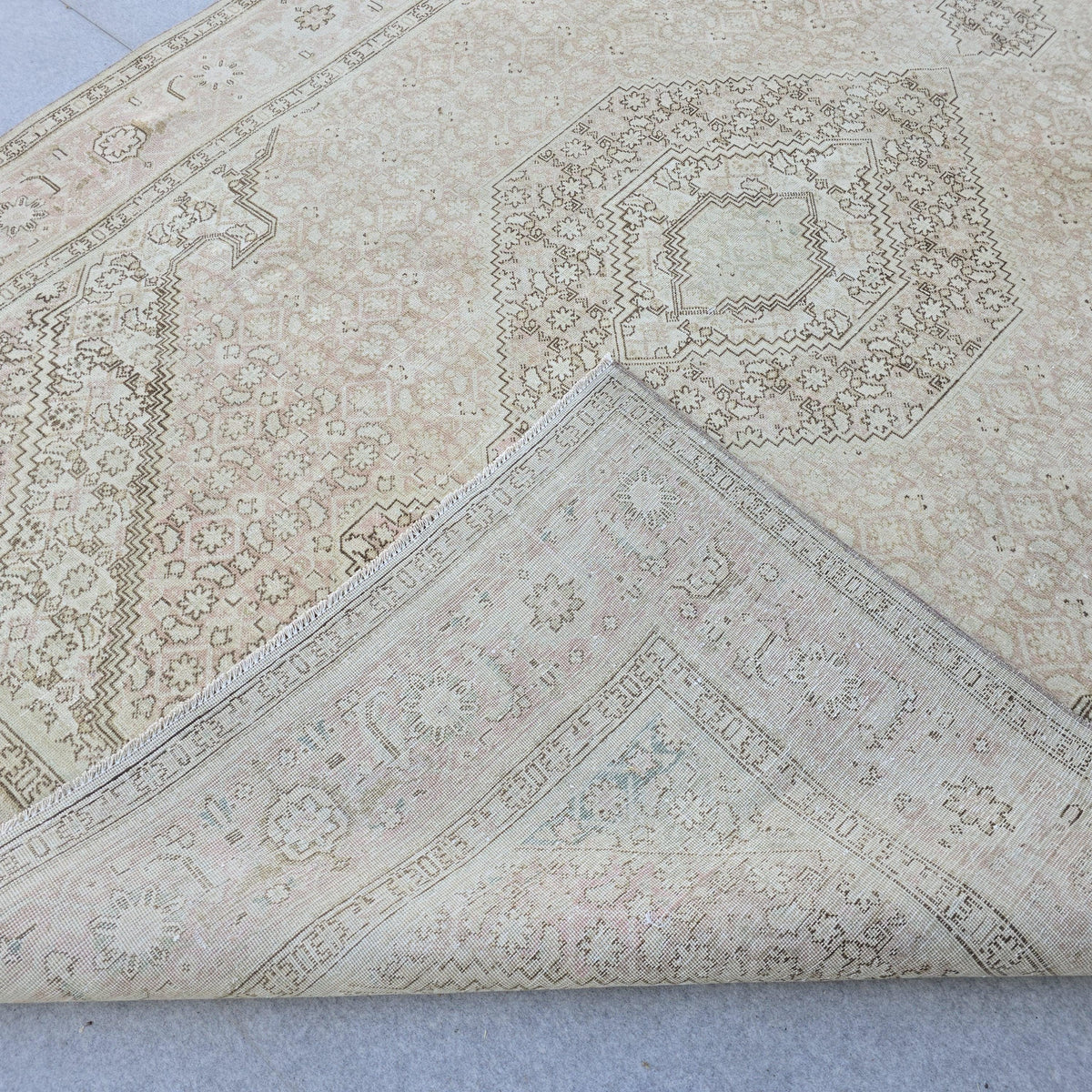 Hand-Knotted Oushak Rug: 7.8 x 10.6 ft Vintage Turkish Wool Medallion Carpet