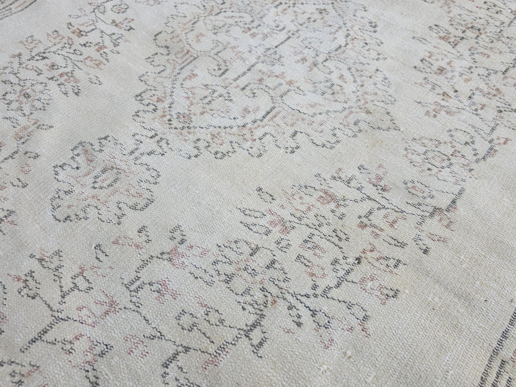 5x8 Vintage Turkish Rug : Hand Knotted wool Beige Distressed Oriental Rug