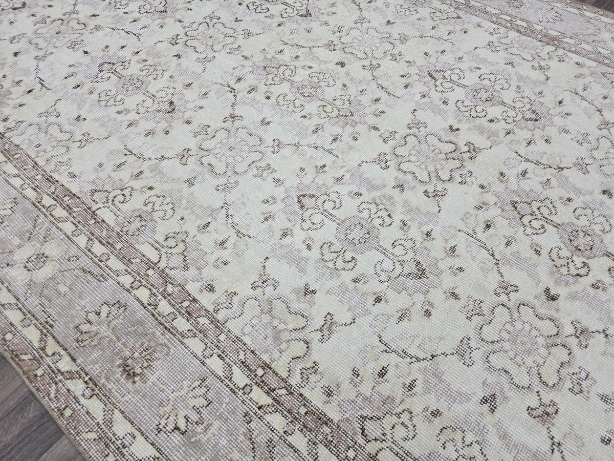 6x9 Vintage Turkish Oushak Rug: Hand-Knotted Wool Cream Floral Carpet