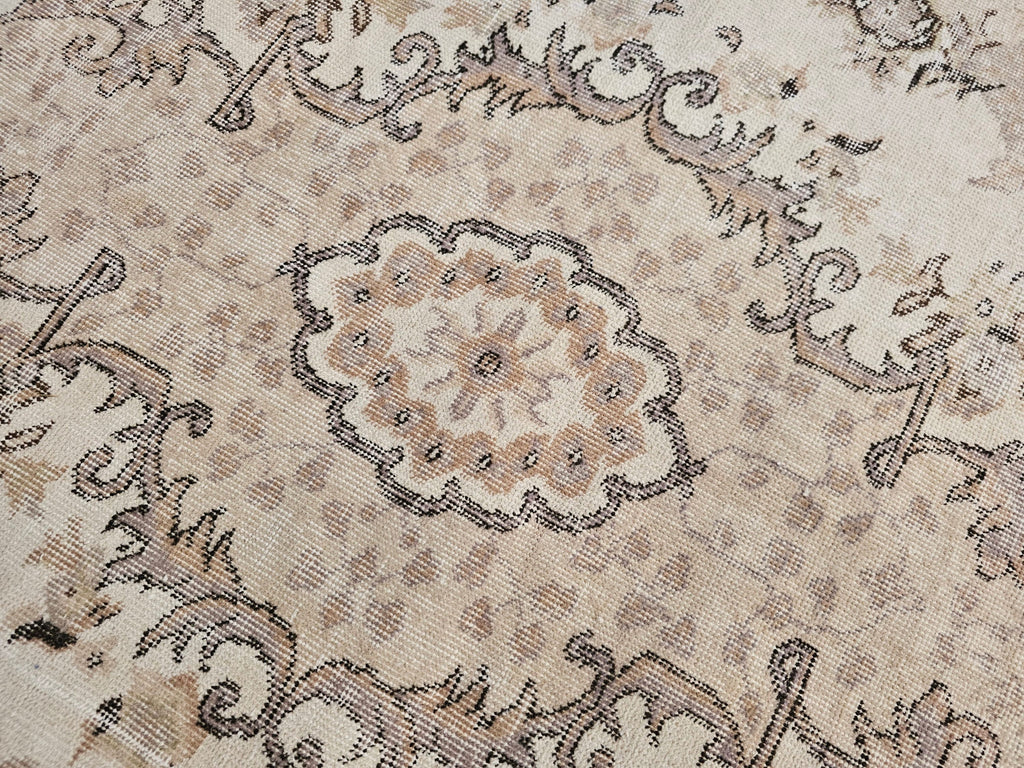 Vintage Turkish Wool Rug 5x8: Beige Floral Oushak Accent Carpet