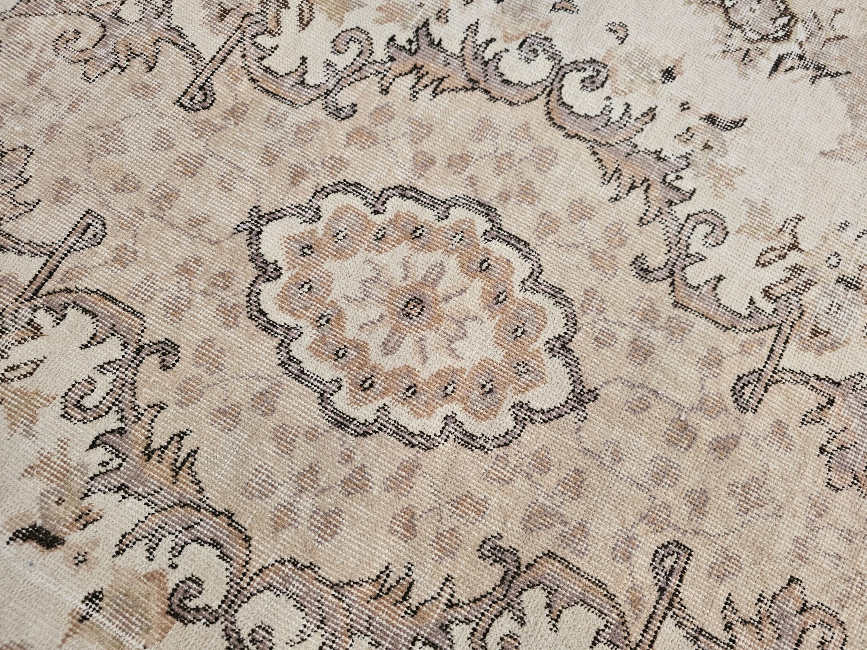 Vintage Turkish Wool Rug 5x8: Beige Floral Oushak Accent Carpet