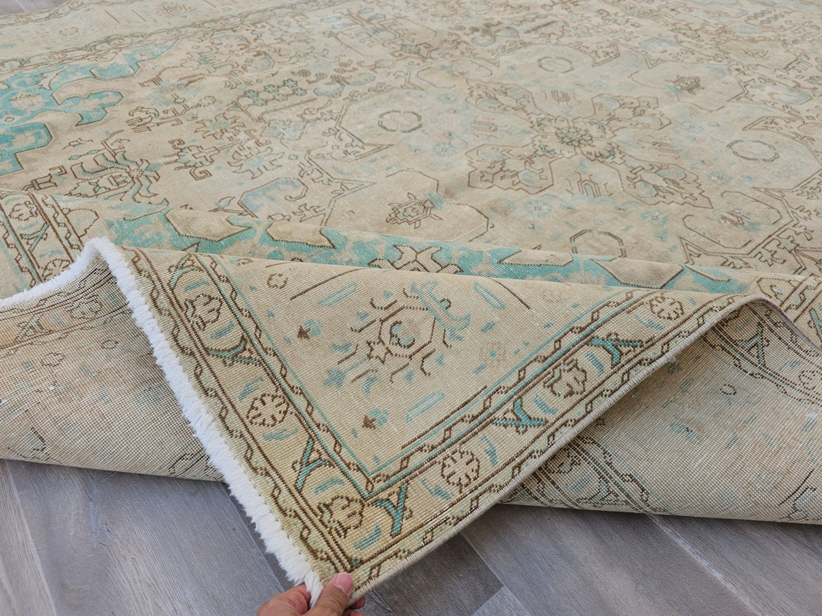 9x12 Vintage Turkish Rug: Beige & Sage Wool Carpet