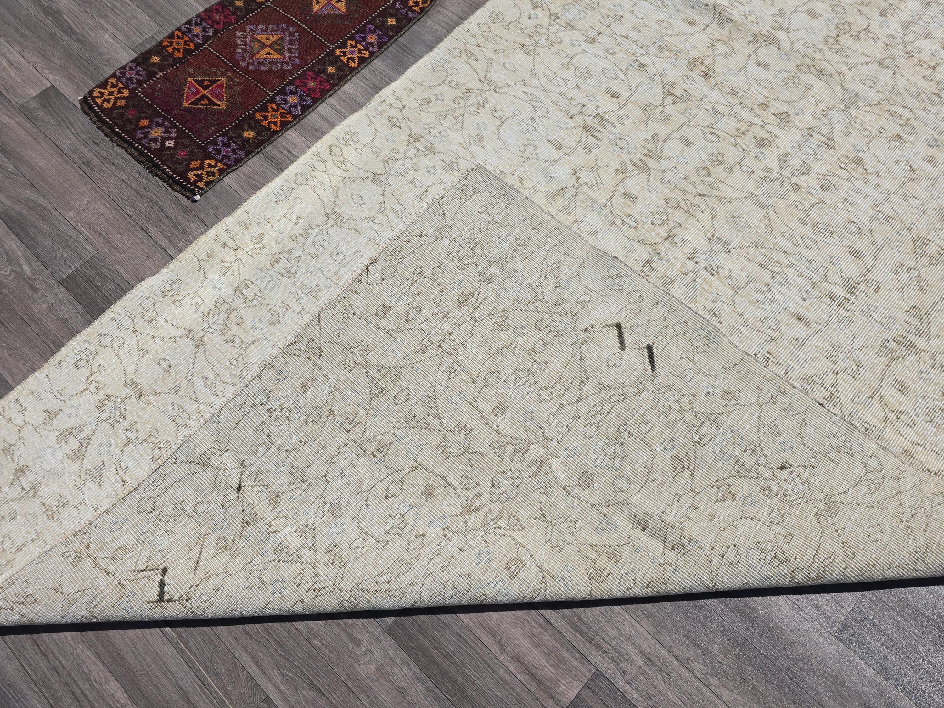 Vintage Hand-Knotted Wool Oushak Rug: 5.40 x 8.75 ft Cream Oriental Carpet