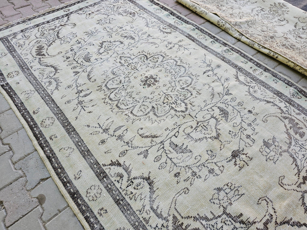 6x9 Vintage Turkish Oushak Rug: Hand-Knotted Wool Area Rug