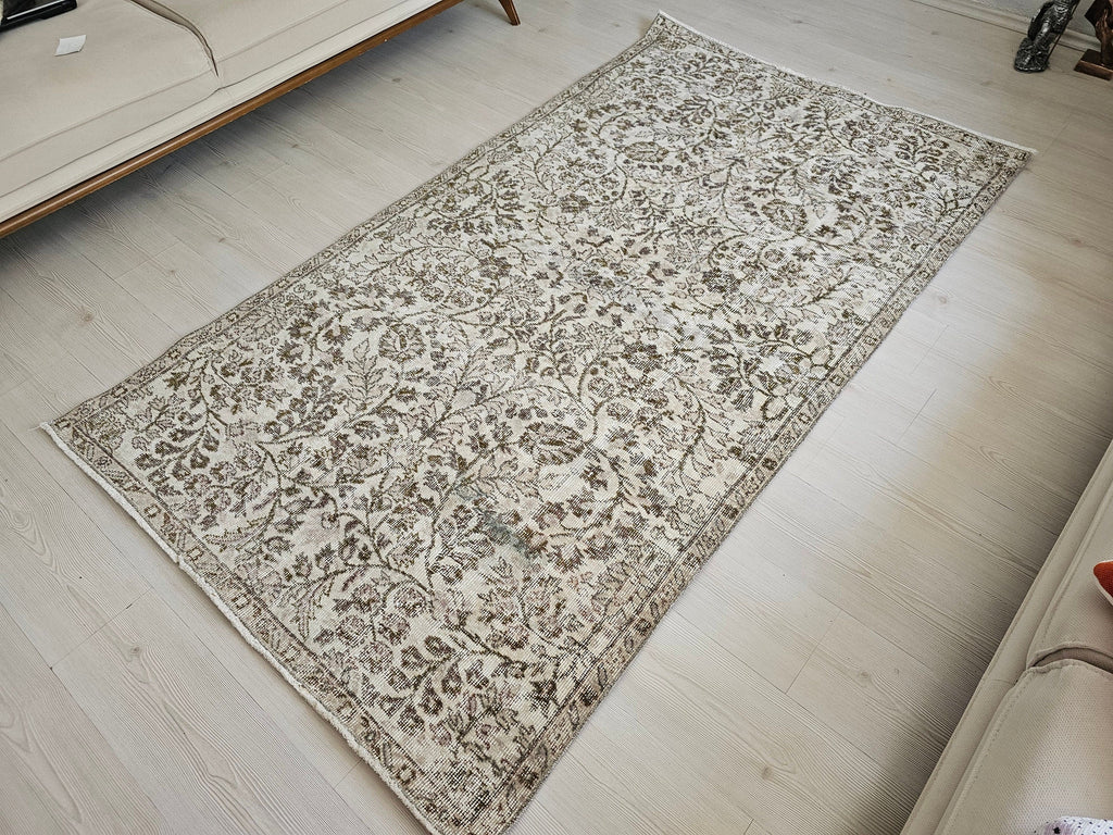 Small Hand-Knotted Wool Oushak Rug: Neutral Turkish Entryway Carpet (4.20x7.40 ft)