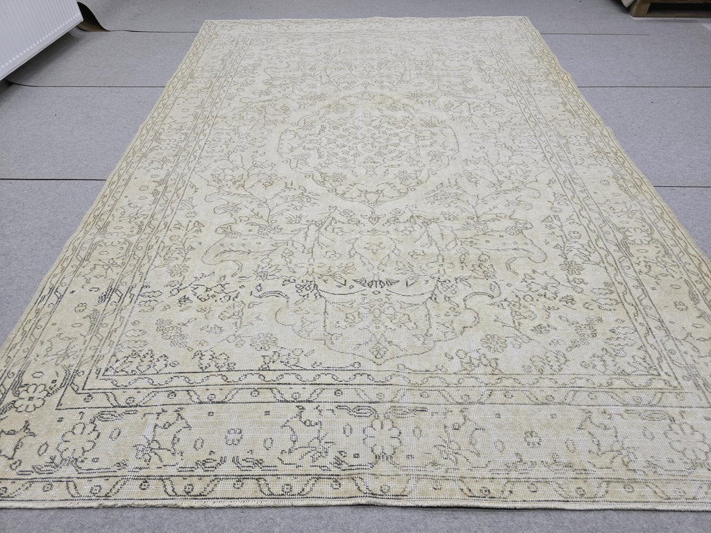 Vintage Turkish Oushak Rug 7x10, Cream Floral Wool Carpet