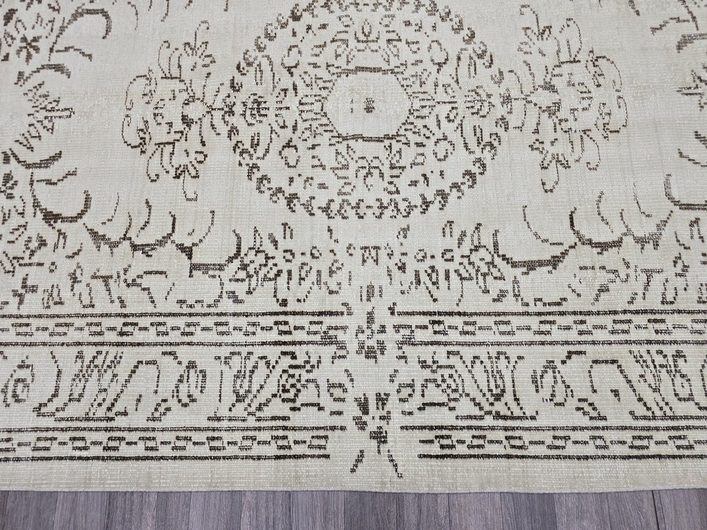 5x8 Vintage Oushak Rug: Cream & Brown Medallion, Handmade Wool