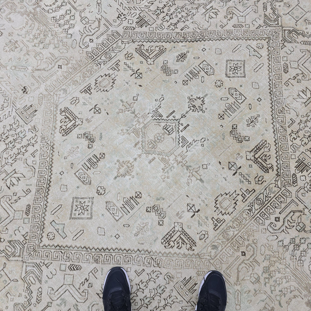 Vintage Turkish Oushak Rug: Large Hand-Knotted Wool Carpet