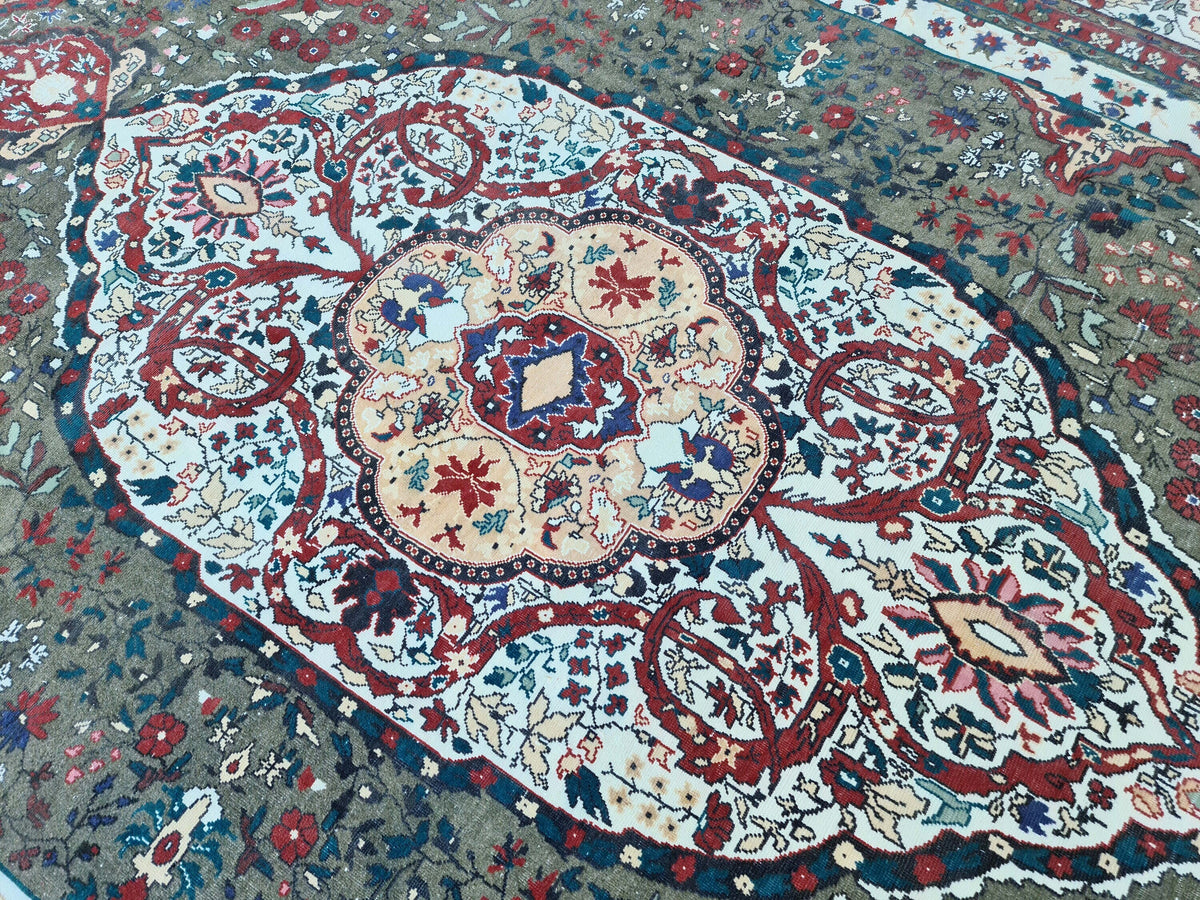 Large Vintage Anatolian Wool Rug 9x13: Green, White Medallion