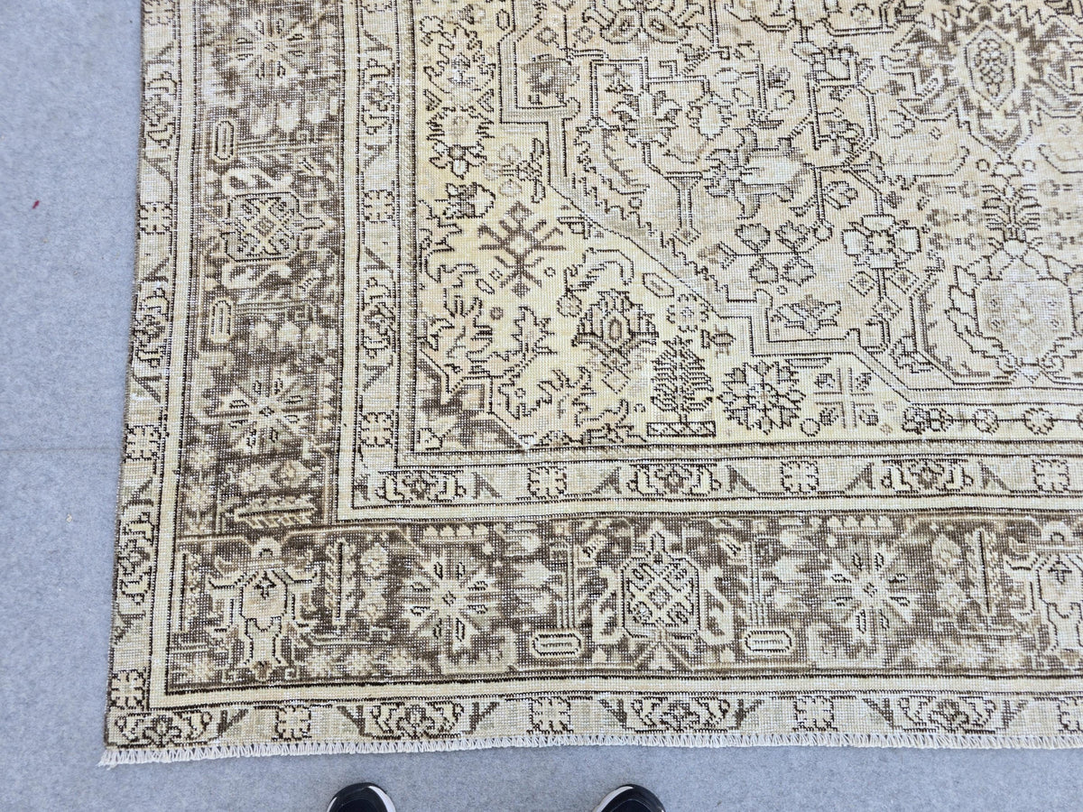 Vintage Rug 8x11, Hand Knotted Wool Turkish Rug, Wheat Gold Brown Medallion Area Rug for Living Room, Neutral Oriental Carpet, Boho Decor