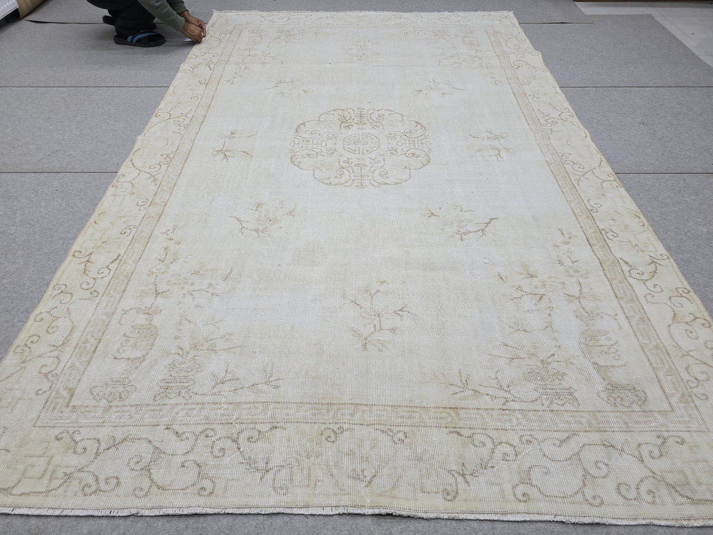 6x10 Handknotted Wool Oushak Medallion Rug, Muted Ivory Beige Area Carpet