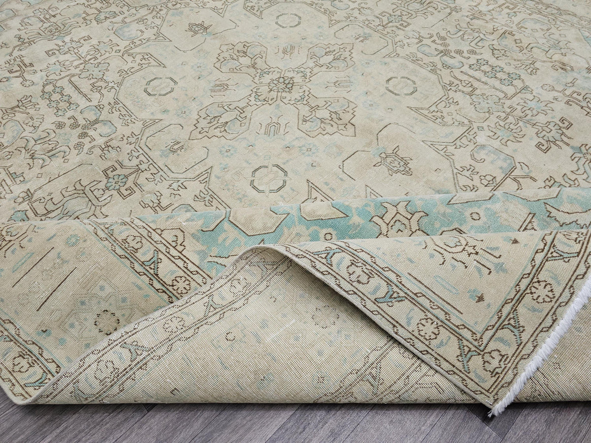 Oversize Neutral Vintage Turkish Area Rug Handmade for Livingroom and Bedroom - Beige Cream Sage Green Oriental carpet