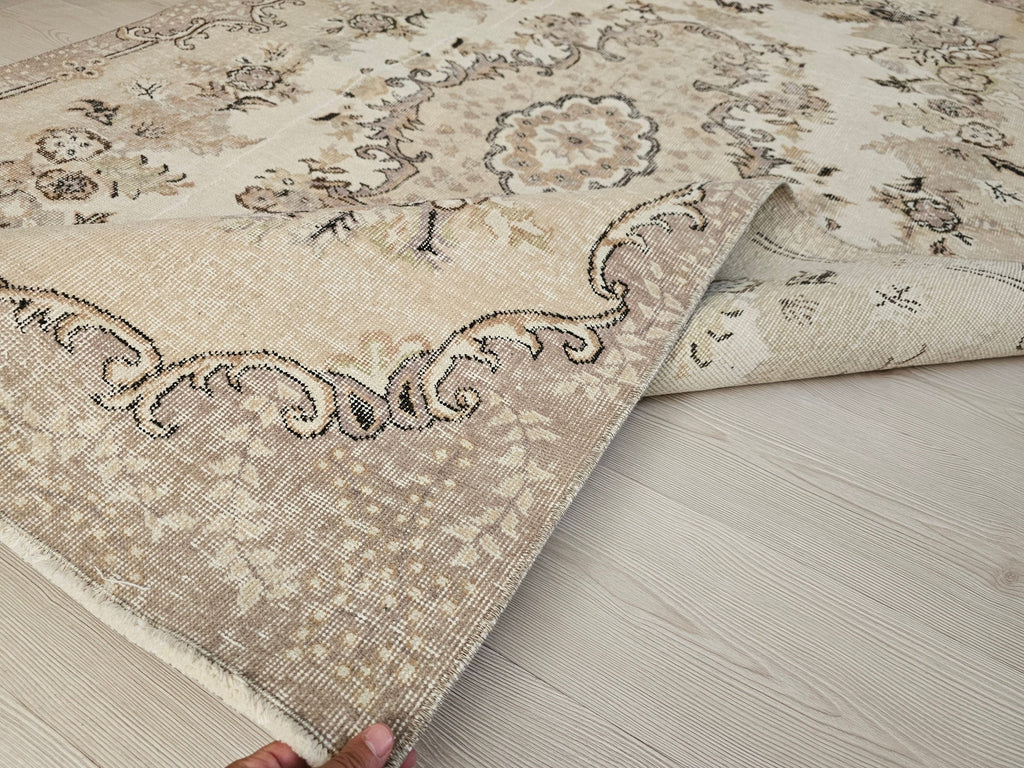 Vintage Turkish Wool Rug 5x8: Beige Floral Oushak Accent Carpet