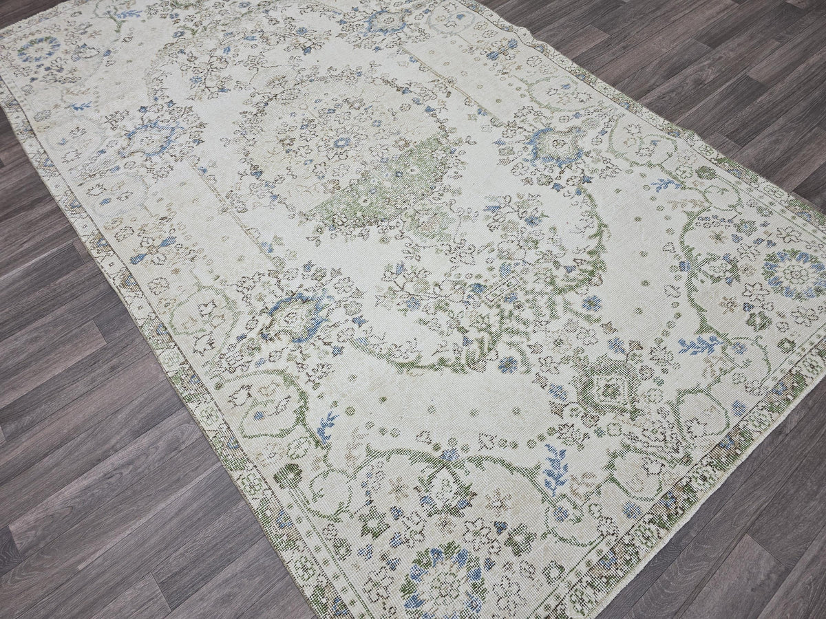 6x9 Vintage Turkish Oushak Rug: Handwoven Wool Cream Floral Carpet