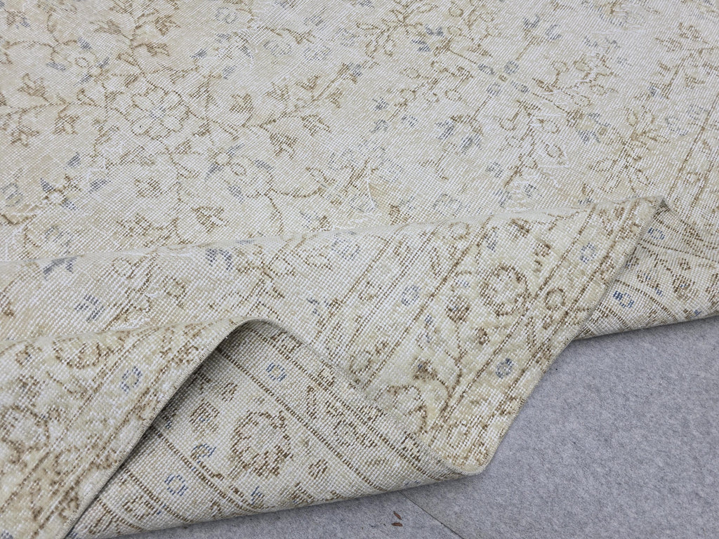 6x9 Vintage Rug Muted Floral | Turkish Wool Area Rug Neutral | Beige Bedroom Carpet Distressed
