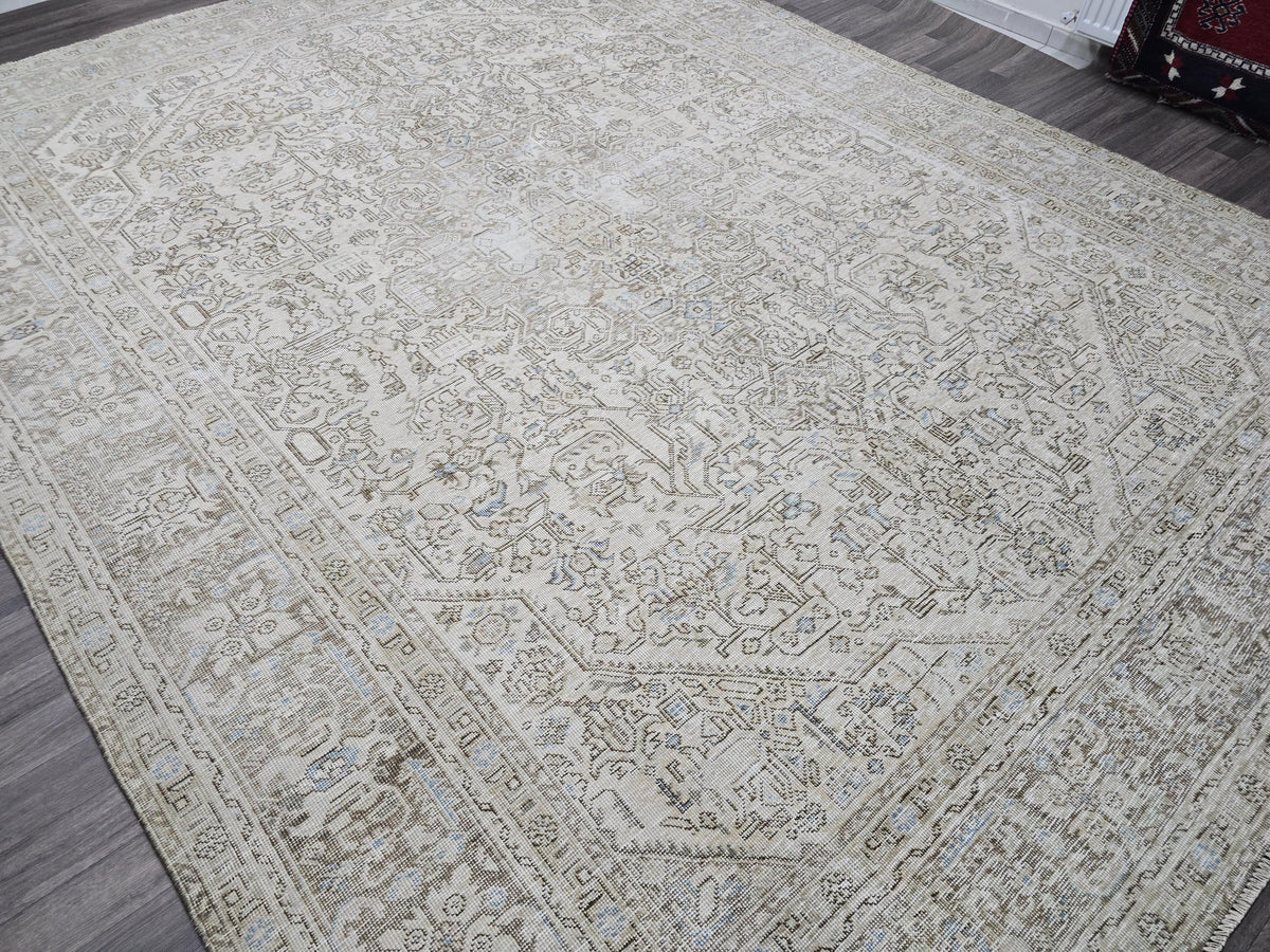 Oversized Neutral Oushak Rug: Vintage Turkish Wool Carpet (9.35x12.30 ft)