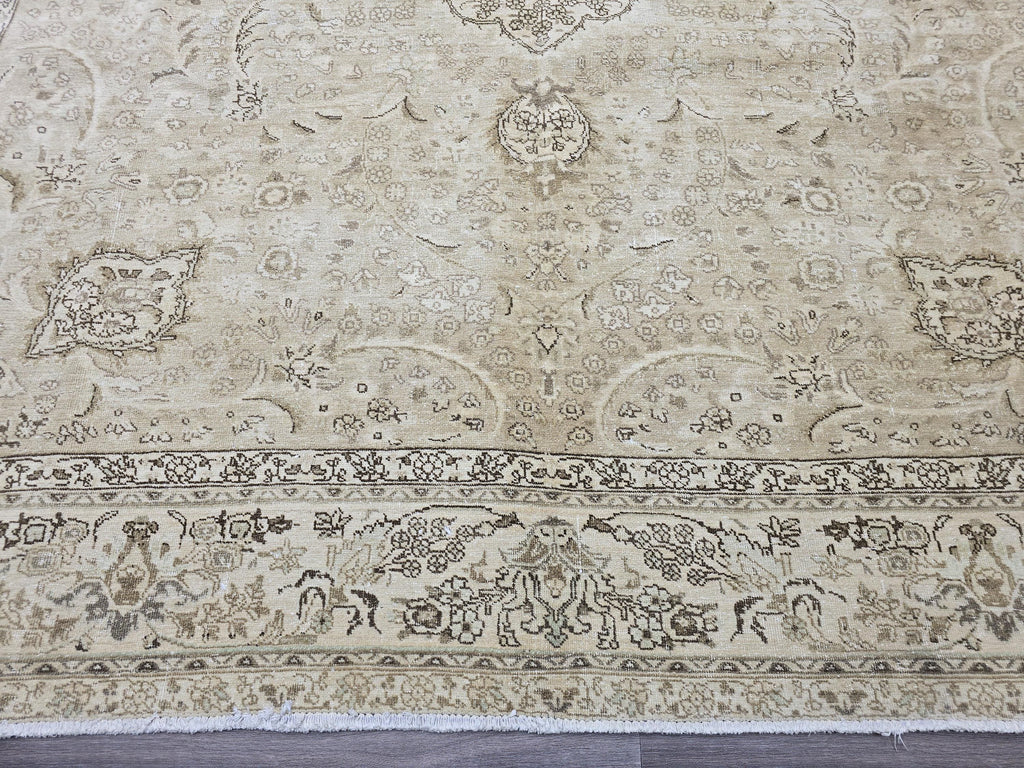 Oversize Oushak Wool Rug 10x13: Vintage Turkish Area Rug