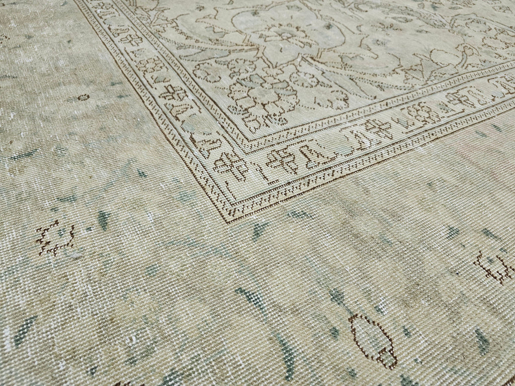 9x12 Hand-Knotted Oushak Rug: Vintage Turkish Wool Carpet