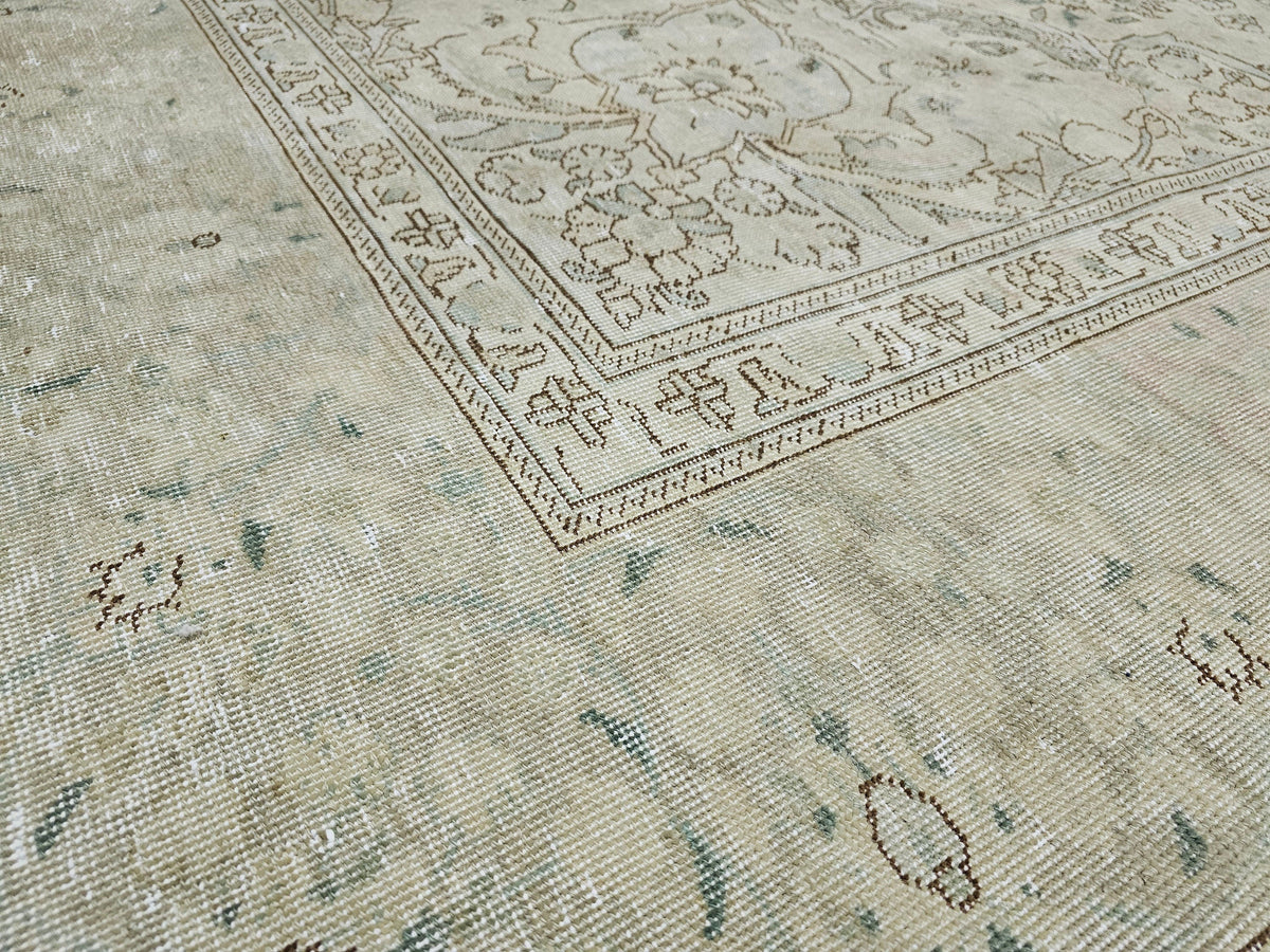 9x12 Hand-Knotted Oushak Rug: Vintage Turkish Wool Carpet