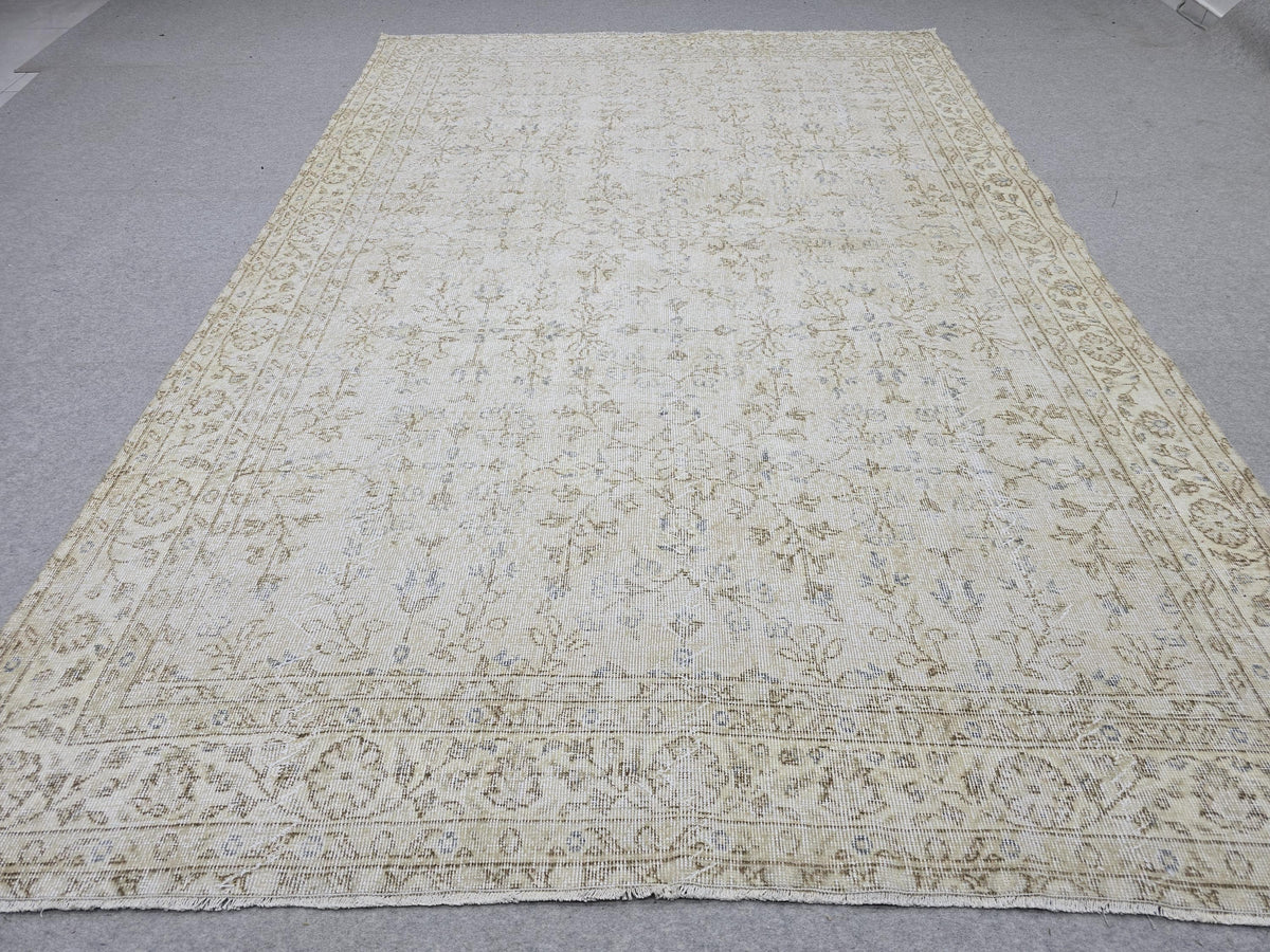 6x9 Vintage Rug Muted Floral | Turkish Wool Area Rug Neutral | Beige Bedroom Carpet Distressed