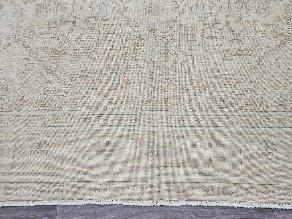 9x12 Vintage Turkish Heriz Rug: Hand-Knotted Wool Carpet