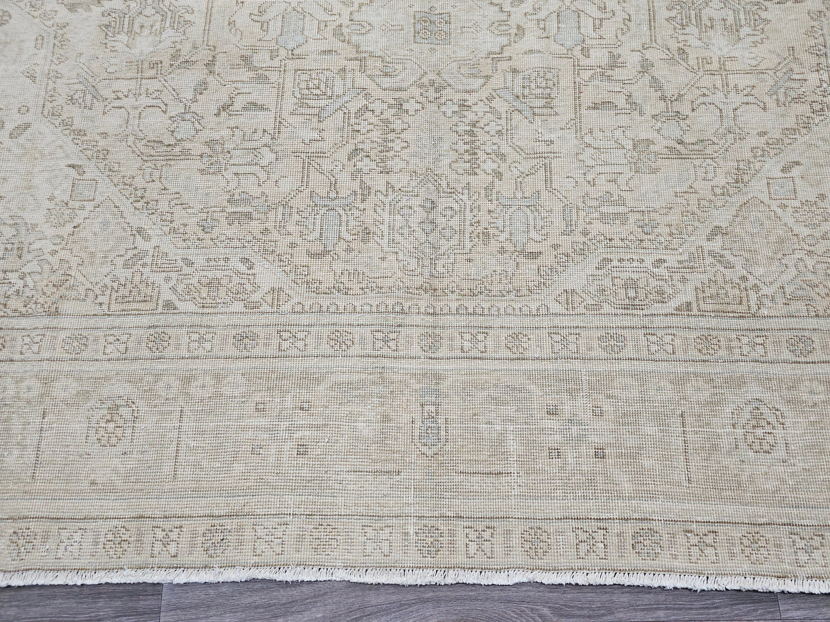 9x12 Vintage Turkish Heriz Rug: Hand-Knotted Wool Carpet
