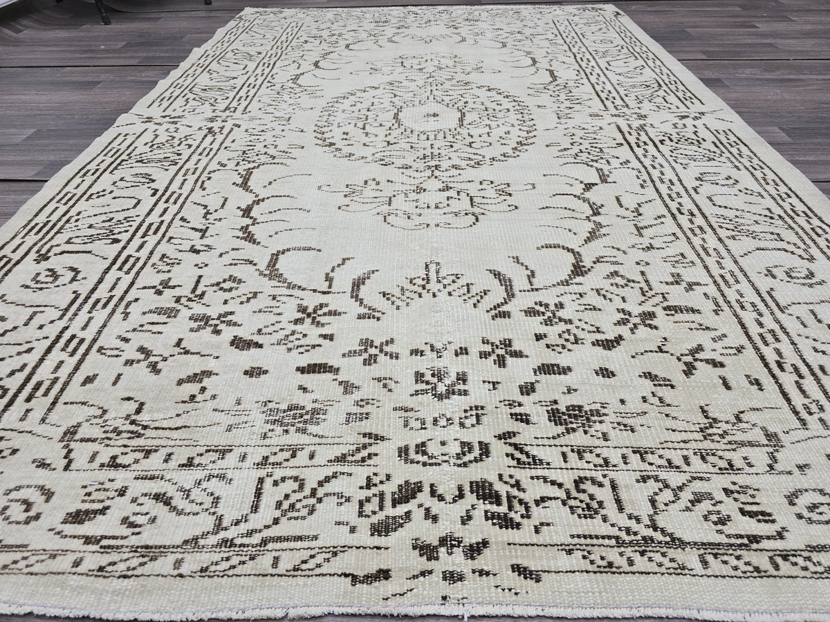 5x8 Vintage Oushak Rug: Cream & Brown Medallion, Handmade Wool