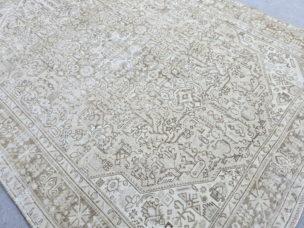 Vintage Rug 8x11, Turkish Area Rug, Warm Beige Wool Rug, Hand Knotted Medallion Rug, Faded Tan Living Room Rug, Boho Farmhouse