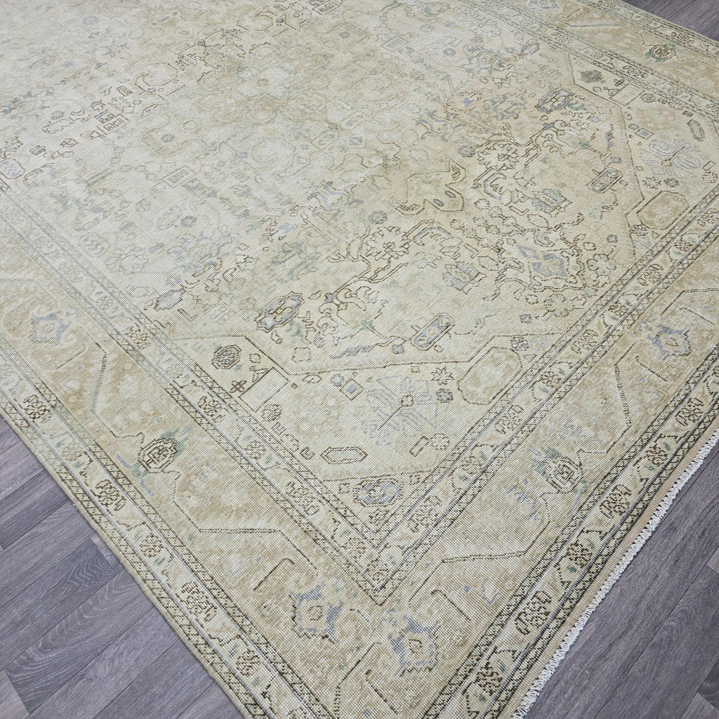 8x11 Vintage Oushak Rug: Neutral Anatolian Wool Carpet