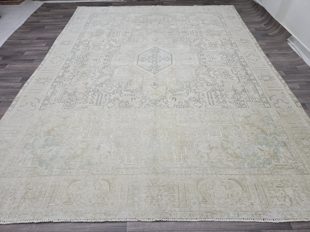 Oversized Neutral Oushak Rug: Vintage Turkish Wool Carpet (9.30x12.50 feet)