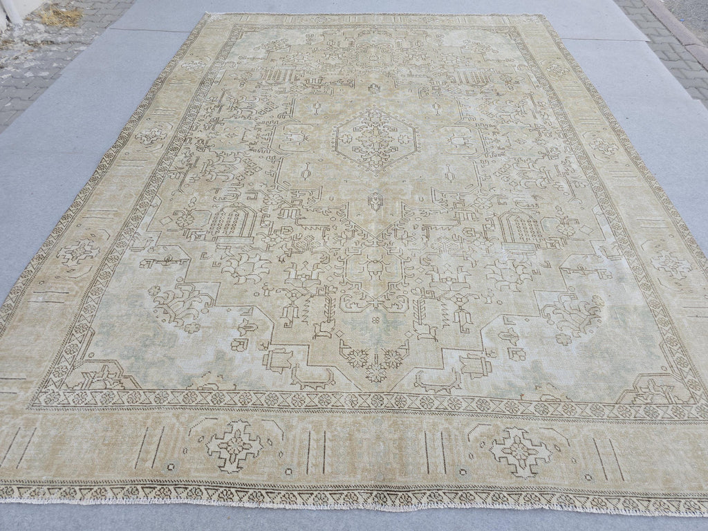 9x12 Beige Turkish Oushak Rug: Handwoven Vintage Wool Carpet