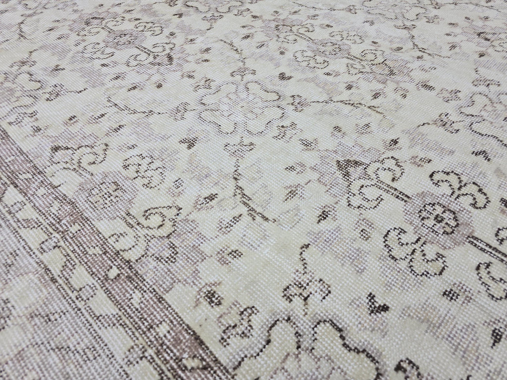 6x9 Vintage Turkish Oushak Rug: Hand-Knotted Wool Cream Floral Carpet