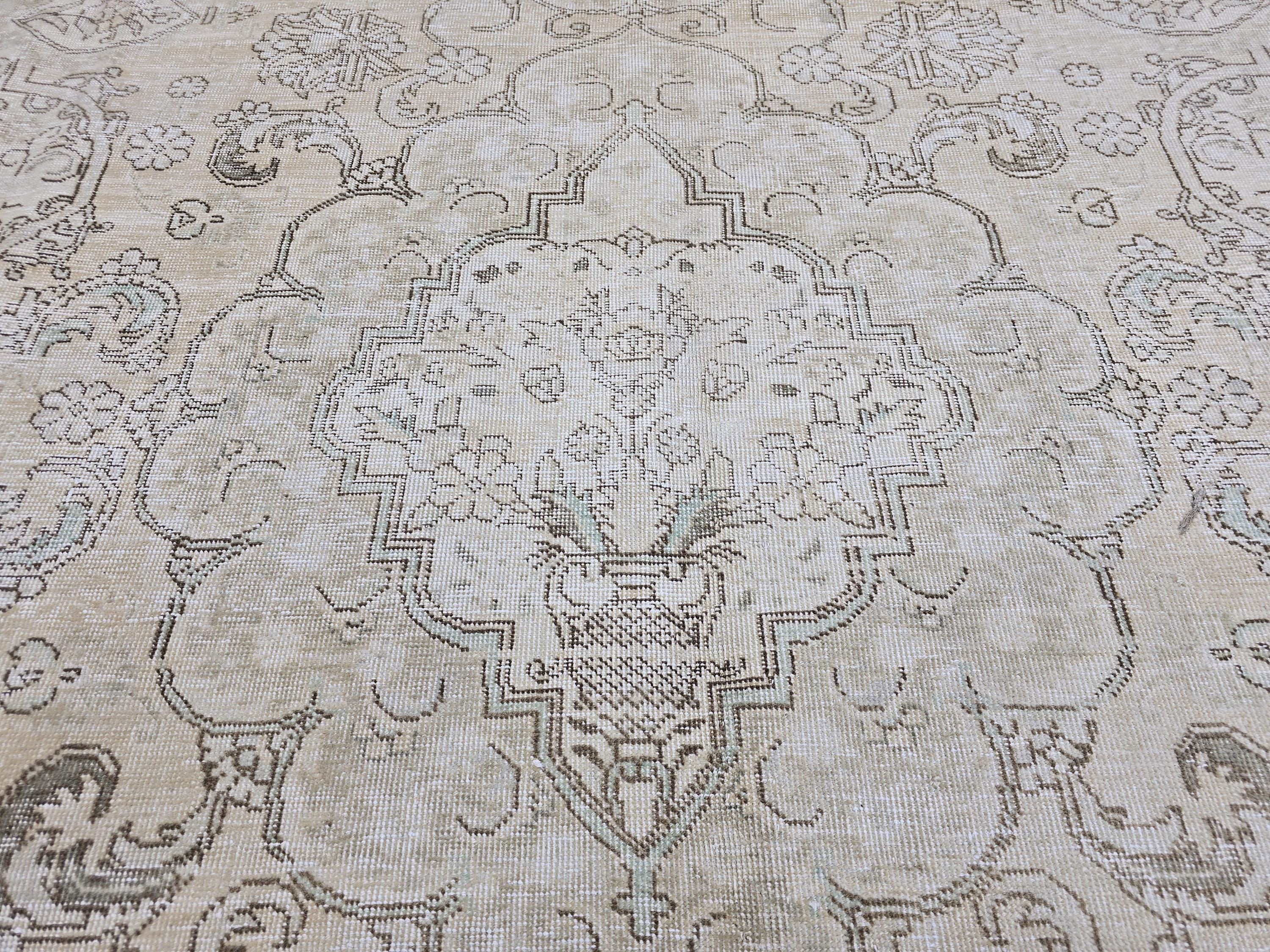 Oversize 10x13 Hand-Knotted Wool Oushak Rug: Vintage Turkish Carpet