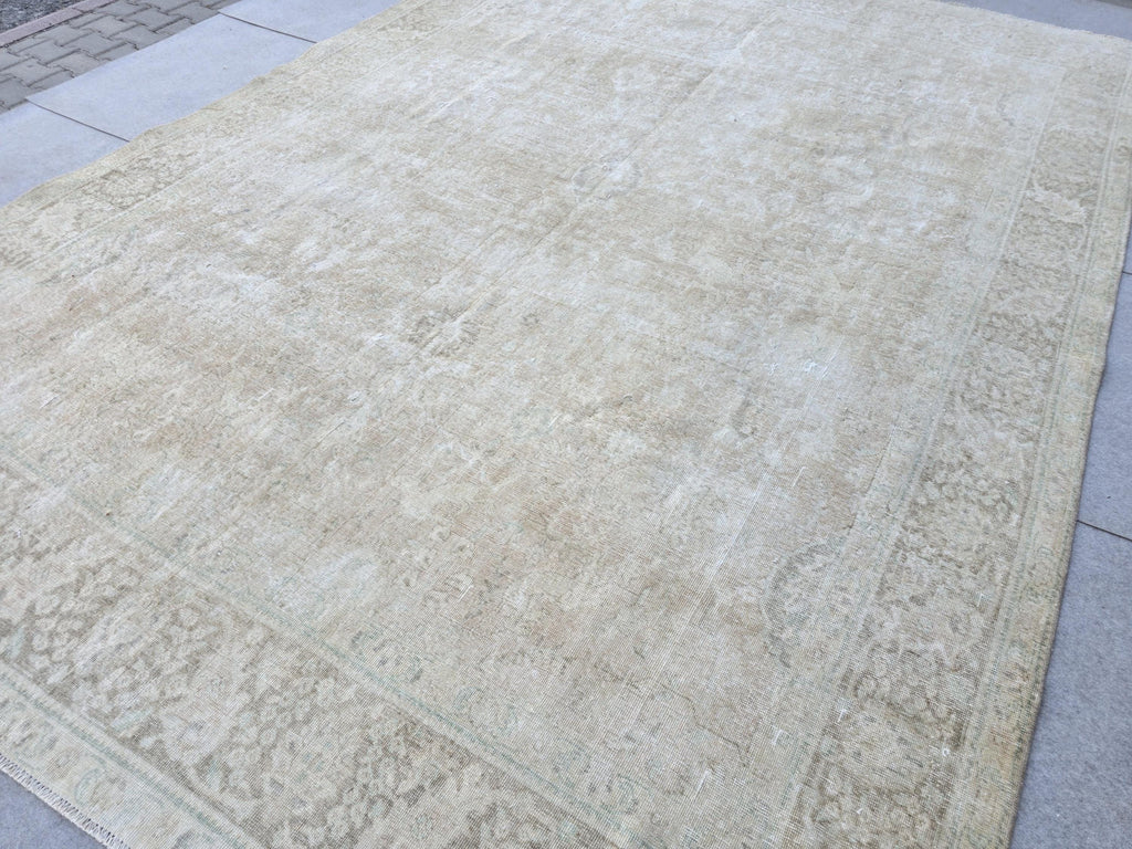 9.5X13 Heriz Design Neutral Oversize Turkish Rug/ Large Vintage Carpet/ Hand Knotted Wool Oushak Rug/ Distressed Area Rug/ 9.5X12.8 feet