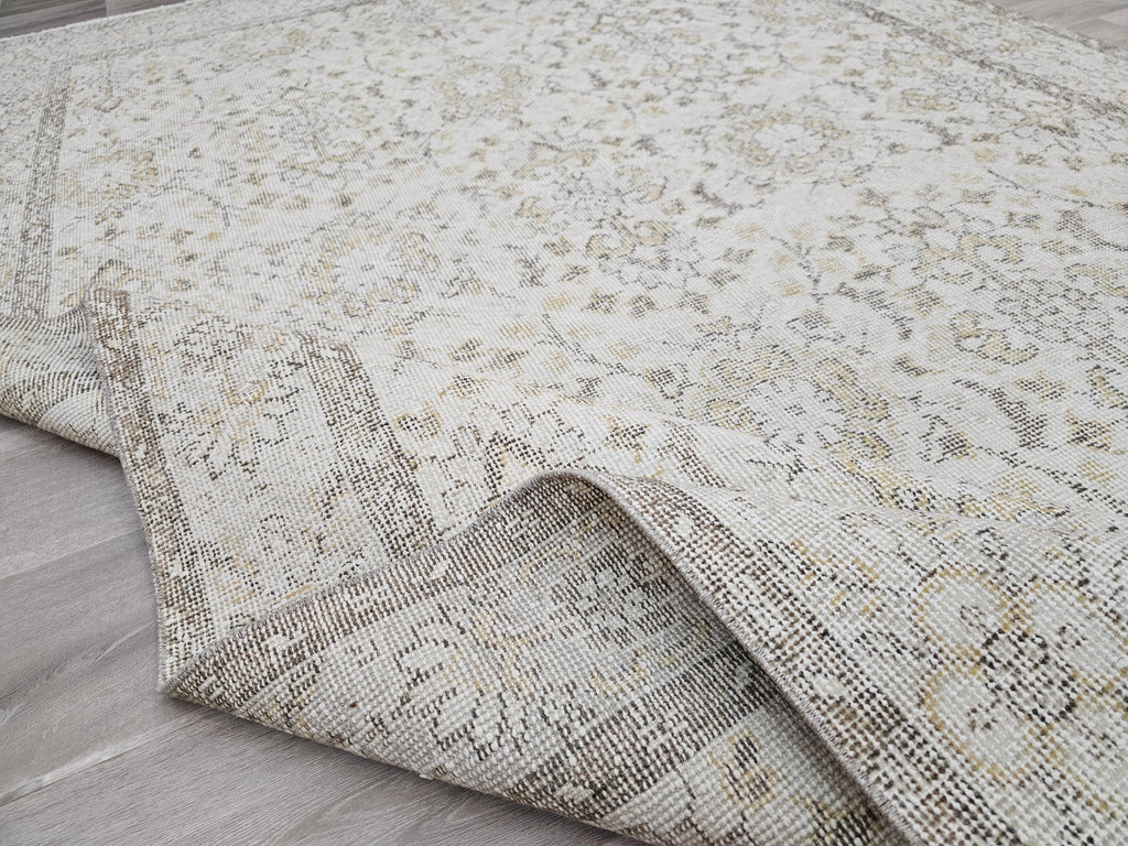 6x9 Neutral Turkish Area Rug for Under bed, Home Office and Diningroom //5.9x9.40