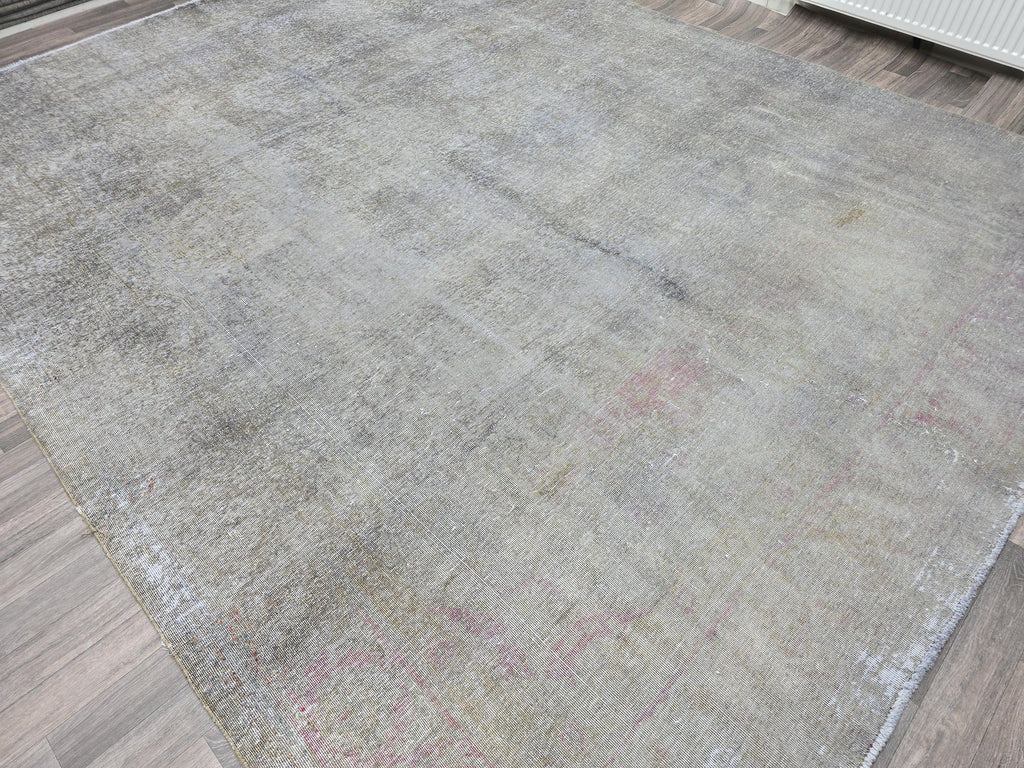 Vintage Handwoven Turkish Rug 9.5x12.5, Faded Neutral Wool Area Rug, Muted Beige Gray Large Rug, Distressed Antique Style Carpet